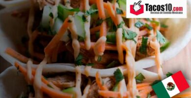 Tacos de cerdo en salsa