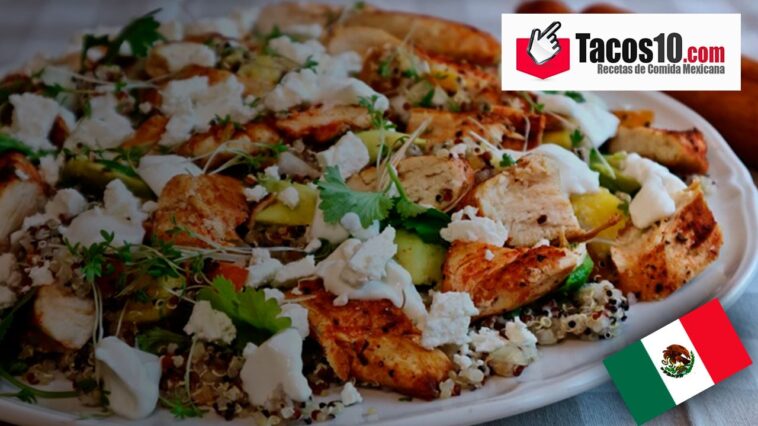 Pollo sobre ensalada de quinoa
